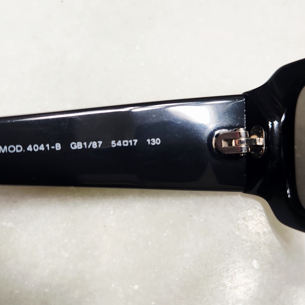 Versace Glossy Black Eyewear - Picture 16 of 16